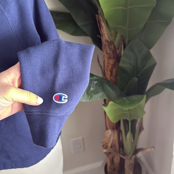 Champion Multi Layer Boxy Crop Crew Neck Sweatshirt Navy Blue Gray Size Small - Picture 4 of 10